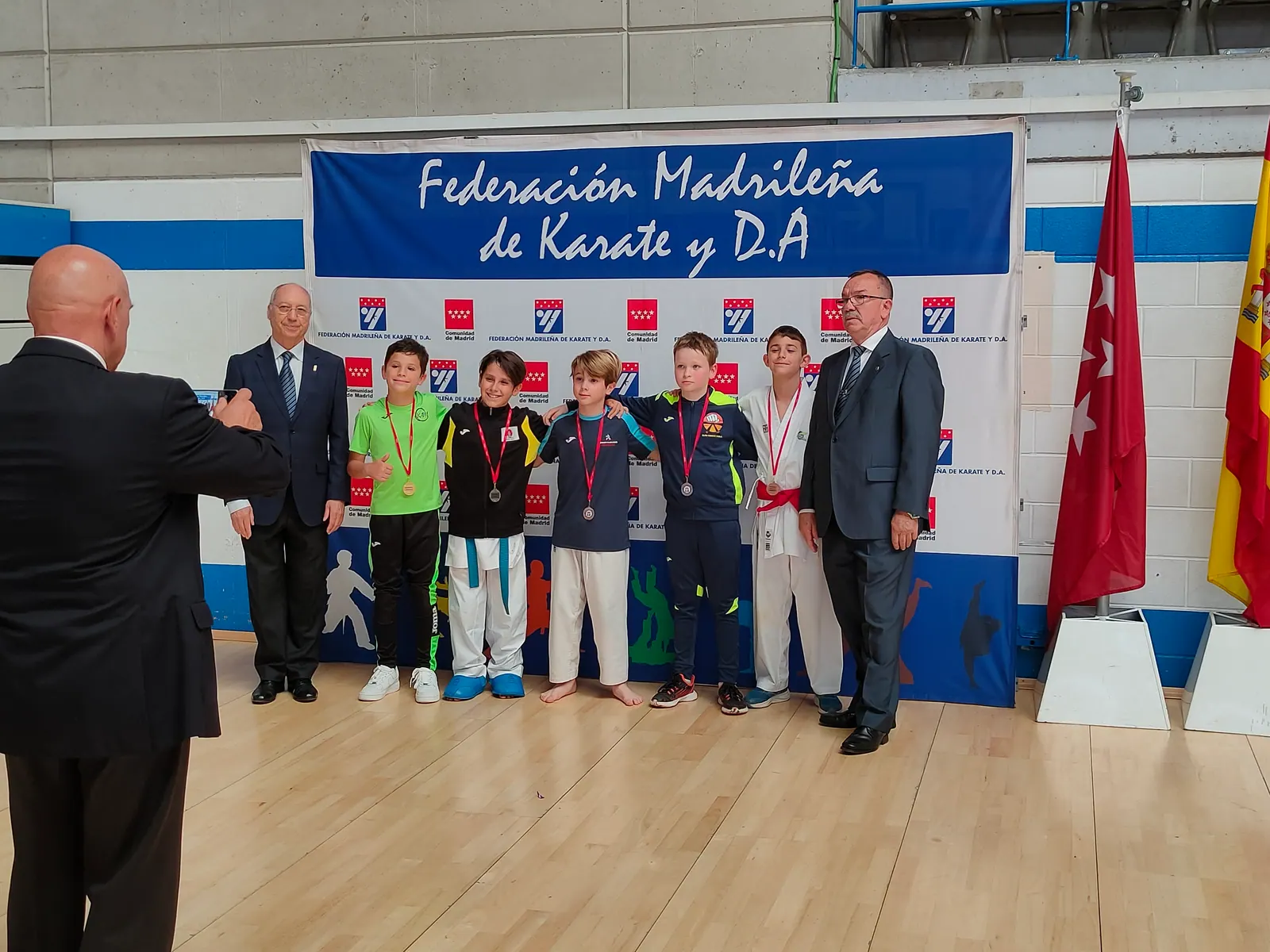 Competidores del Club Karate Aranjuez en el podio DEUKO